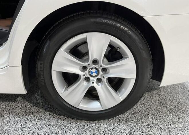 2013 BMW 5 Series 528i