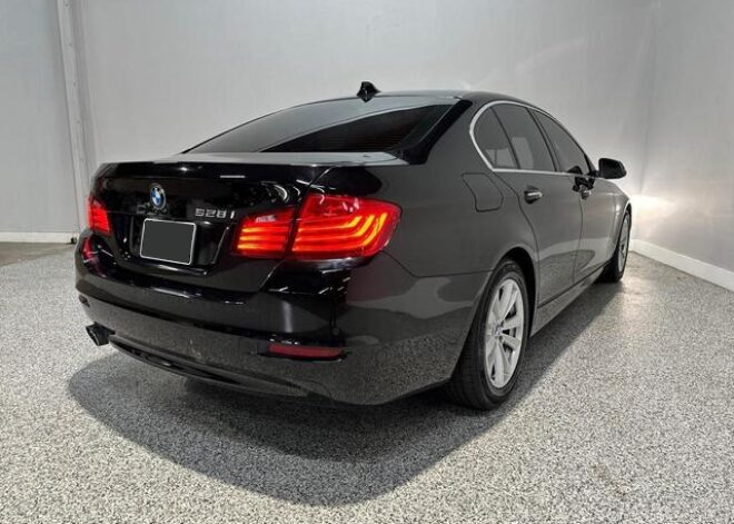 2016 BMW 5 Series 528i