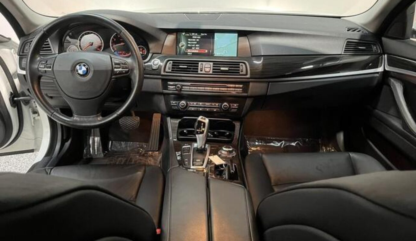 2013 BMW 5 Series 528i