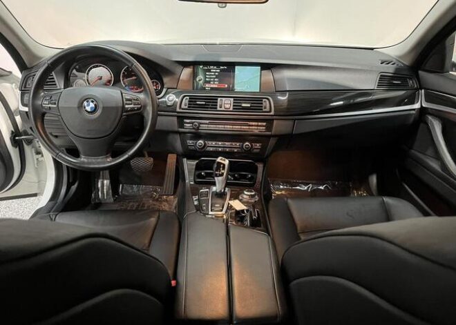 2013 BMW 5 Series 528i