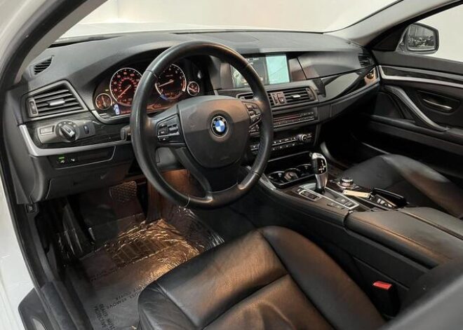 2013 BMW 5 Series 528i