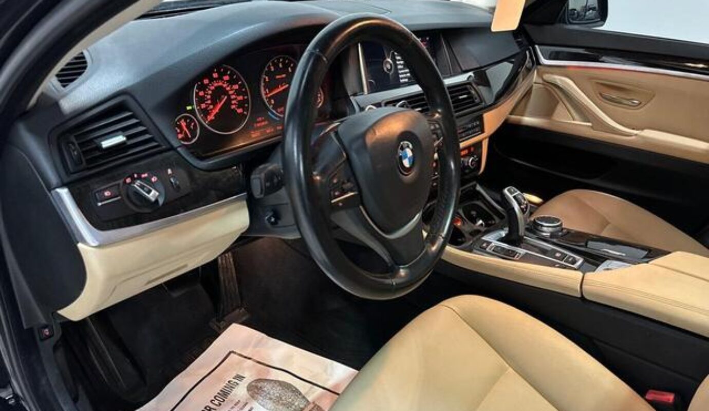 2016 BMW 5 Series 528i