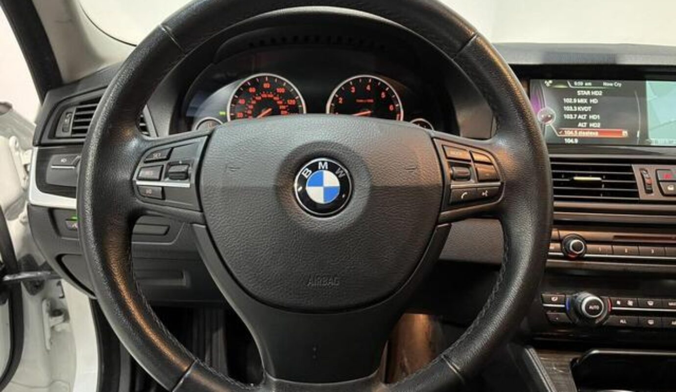 2013 BMW 5 Series 528i