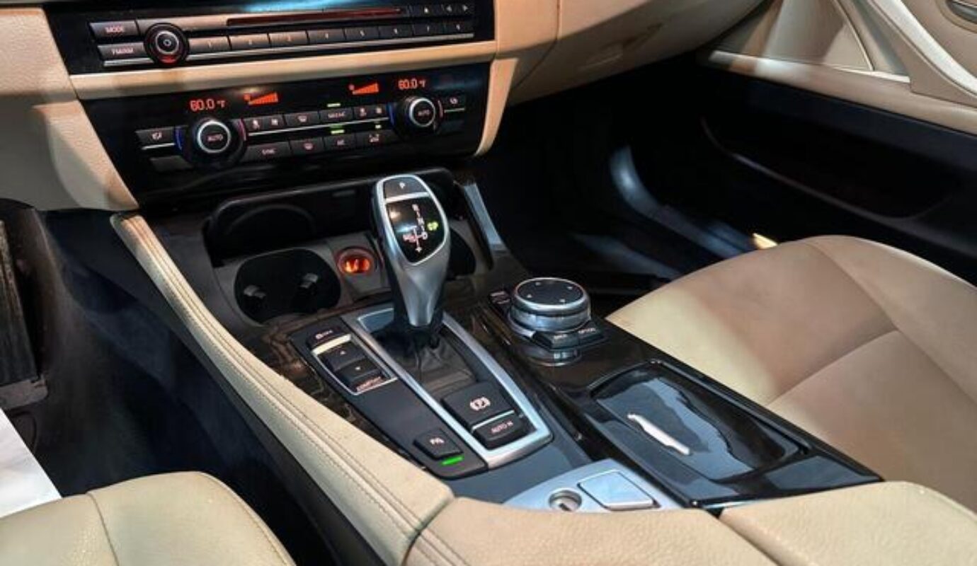 2016 BMW 5 Series 528i