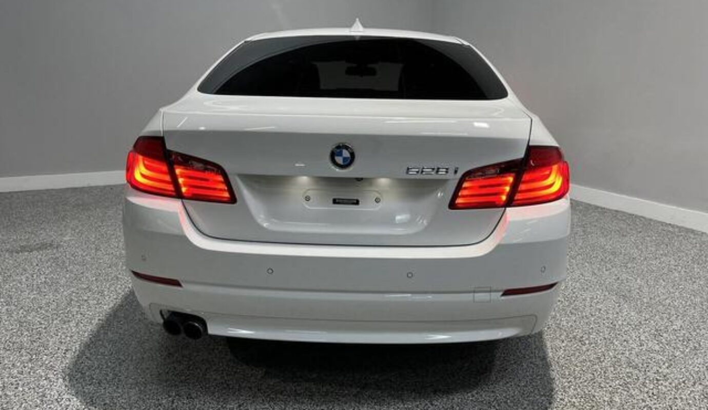 2013 BMW 5 Series 528i