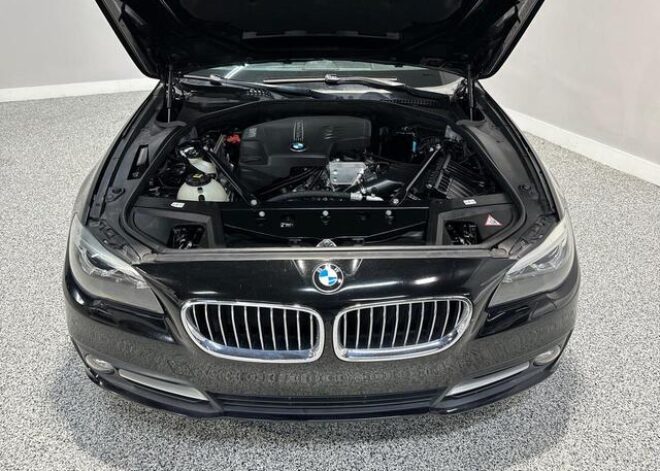 2016 BMW 5 Series 528i