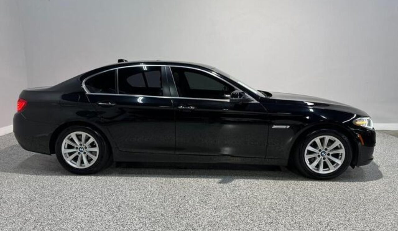 2016 BMW 5 Series 528i